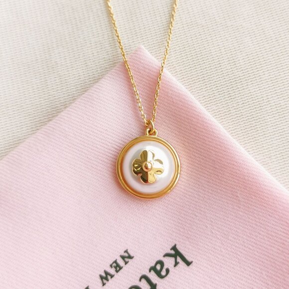 Kate Spade New York "Pearls On Pearls Mini Pendant NWT - Picture 1 of 4